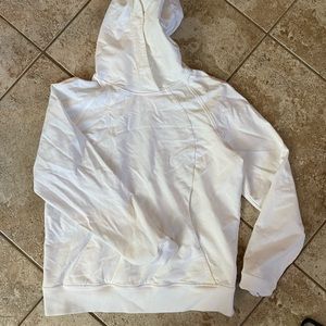 Luluemon white sweatshirt